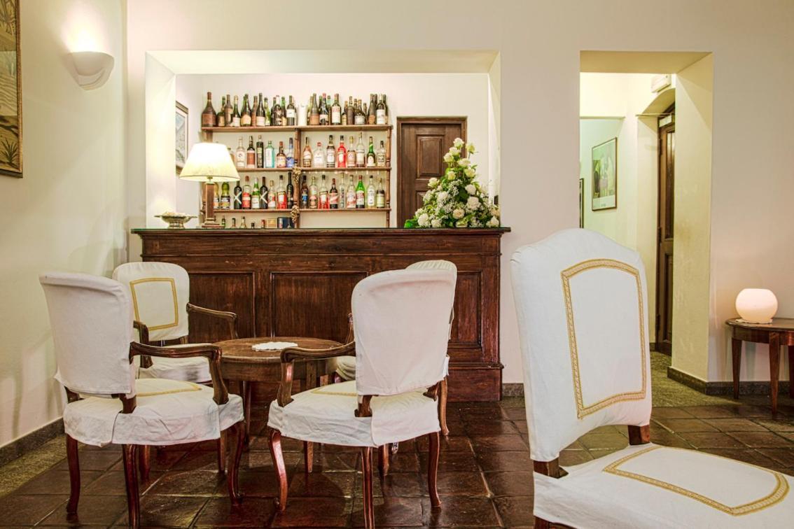 Locanda La Posta Cavour Bagian luar foto