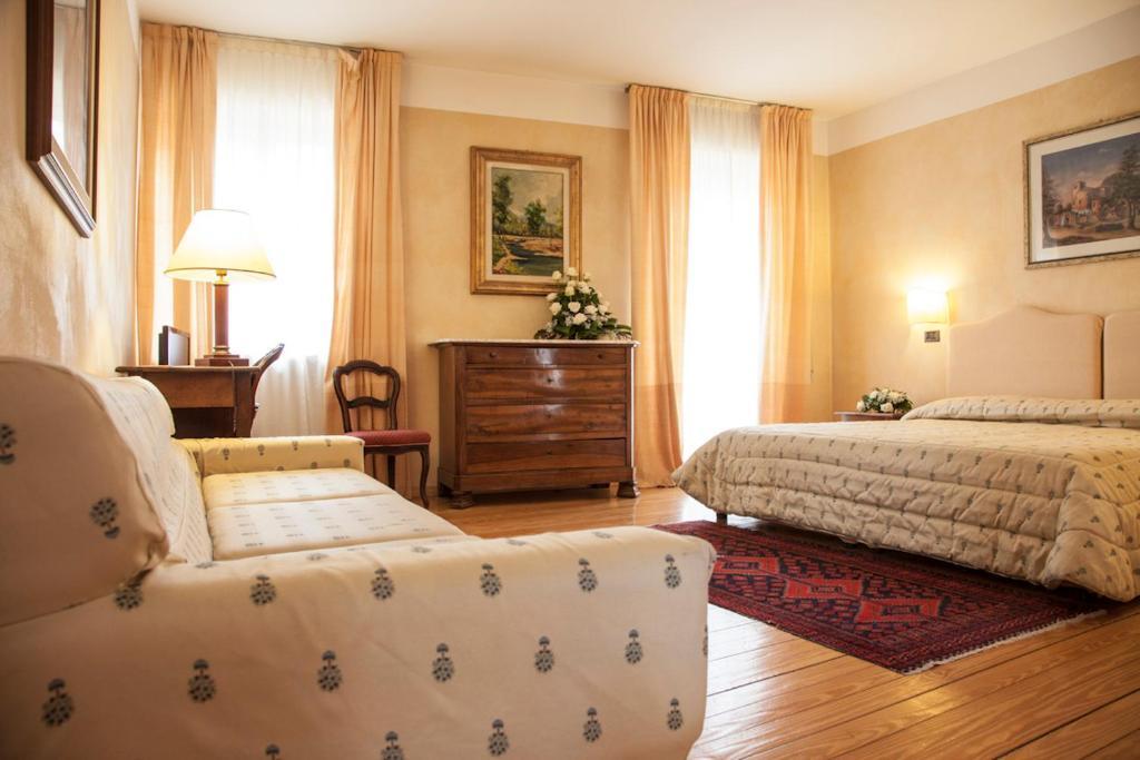 Locanda La Posta Cavour Bagian luar foto